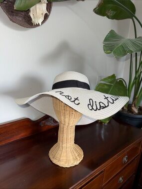 Chic “Do Not Disturb” White and Black Wide-Brim Hat